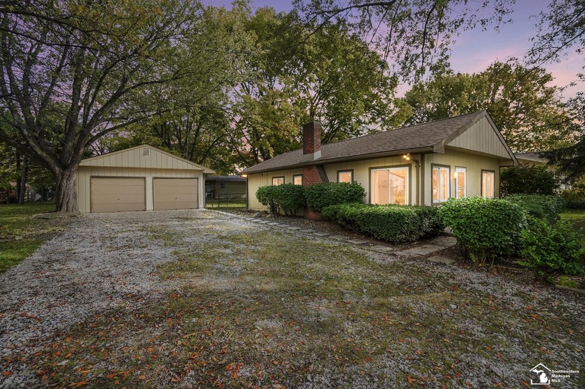 Charming Updated Ranch in Indian Trails!  Welcome to this - Beach Home for sale in Monroe, Michigan on Beachhouse.com