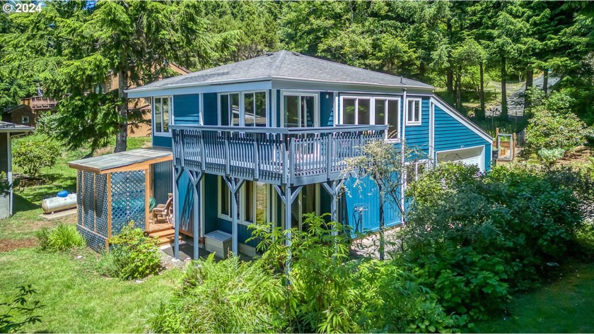 Discover the Perfect Beach Getaway! This charming 2-bedroom, 1 - Beach Home for sale in Yachats, Oregon on Beachhouse.com