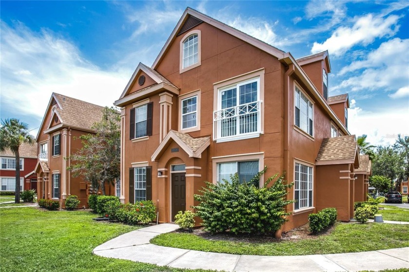 Located in the gated neighborhood of Lake Chase - 3/4 of a mile - Beach Condo for sale in Tampa, Florida on Beachhouse.com