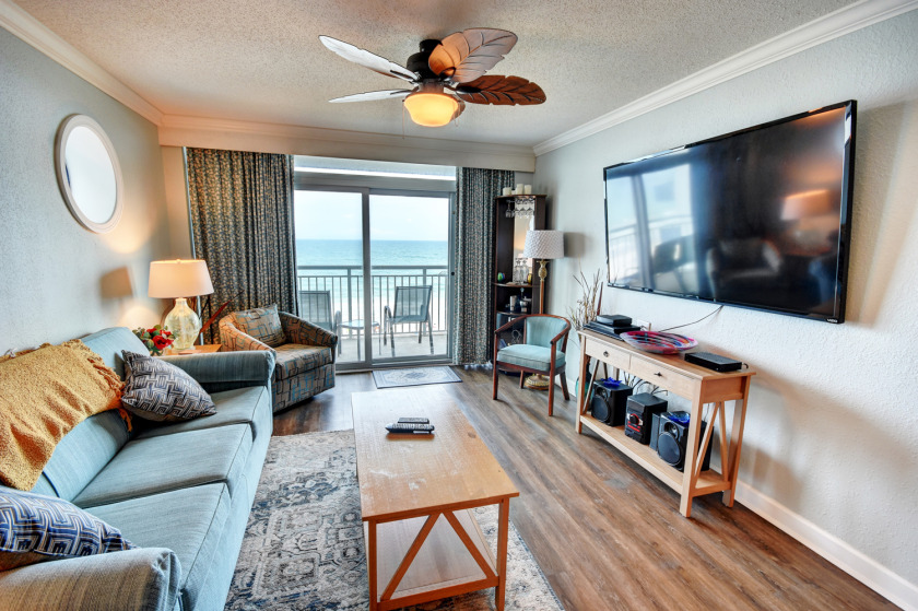 Huge 4 Bed Direct Oceanfront Corner Condo FREE - Beach Vacation Rentals in Myrtle Beach, South Carolina on Beachhouse.com