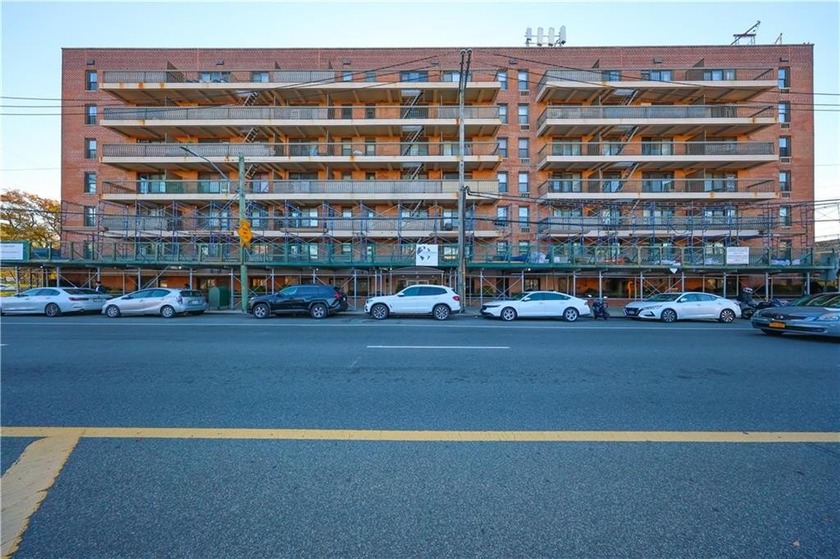 Fully renovated 940 sqft (including rear terrace),1-bedroom - Beach Condo for sale in Brooklyn, New York on Beachhouse.com