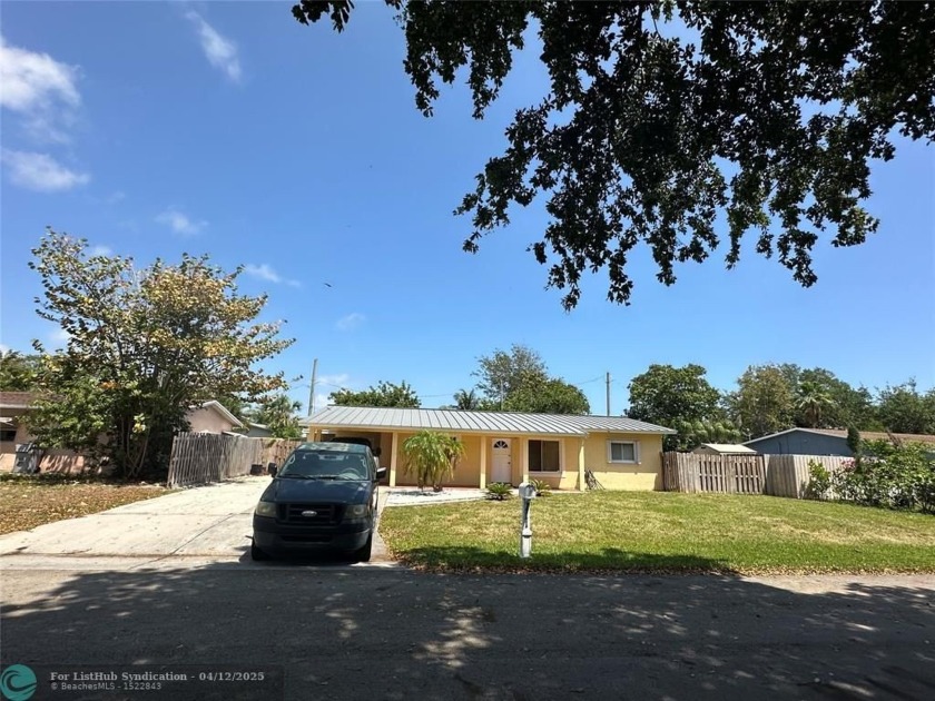 Great 3 bed 2 bath open floor plan with Key West style metal - Beach Home for sale in Pompano Beach, Florida on Beachhouse.com