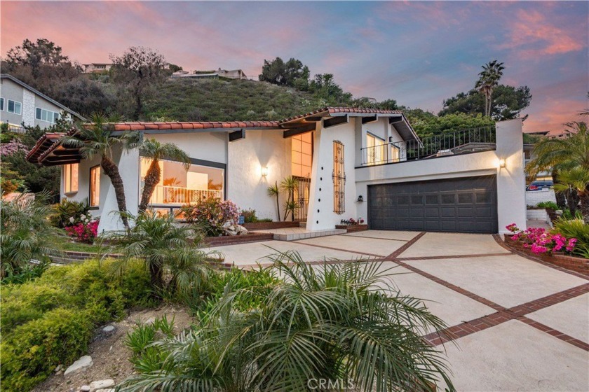 Situated at the end of a quiet cul-de-sac in the very desirable - Beach Home for sale in Rancho Palos Verdes, California on Beachhouse.com