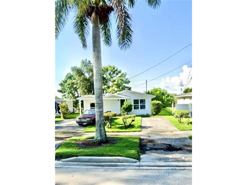 WATERFRONT!!! This is Absolutely the Best Deal in Naples! - Beach Home for sale in Naples, Florida on Beachhouse.com