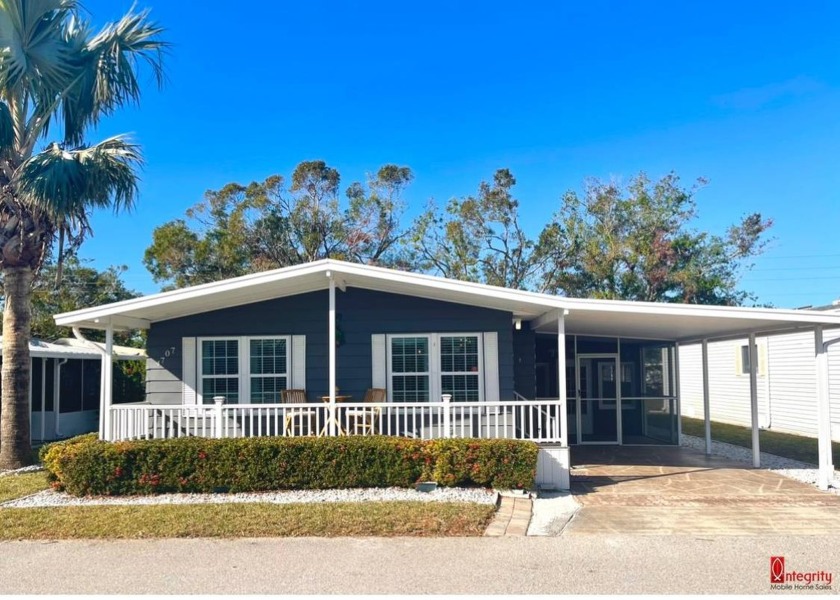 NEW ROOF! NEW AC w/Warranty! PERIMETER LOT! THERMOPANE WINDOWS! - Beach Home for sale in Bradenton, Florida on Beachhouse.com