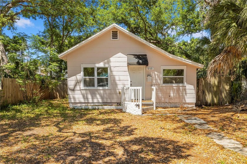 Welcome to this beautifully maintained 4-bedroom, 1-bathroom - Beach Home for sale in St. Petersburg, Florida on Beachhouse.com