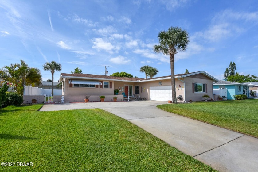 NEW PRICE!!!!- Just blocks from the beach and intracoastal, walk - Beach Home for sale in Ormond Beach, Florida on Beachhouse.com