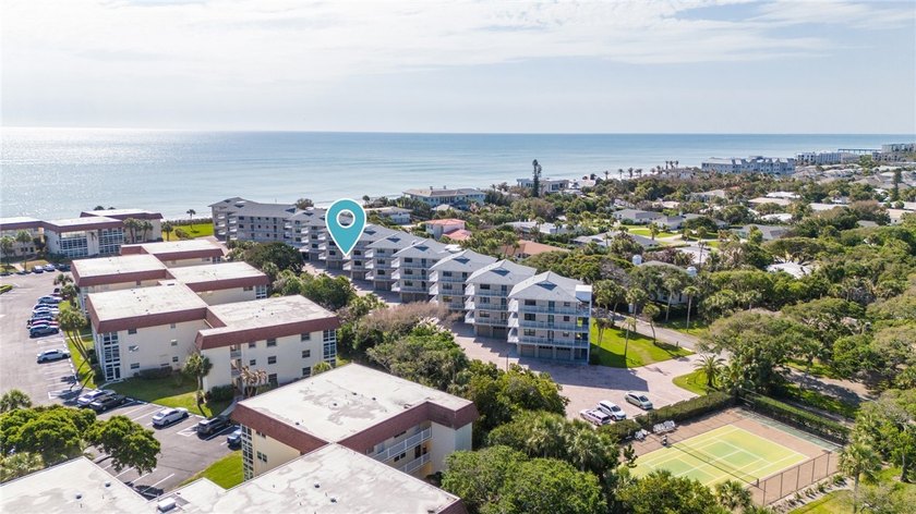 Updated coastal condo in a desirable 55+ community. This - Beach Condo for sale in Vero Beach, Florida on Beachhouse.com
