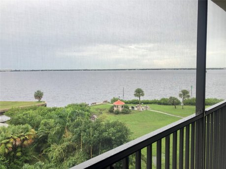 FABULOUS HARBOR VIEWS!  Updated 2 Bedroom, 2 Bathroom unit has - Beach Condo for sale in Punta Gorda, Florida on Beachhouse.com