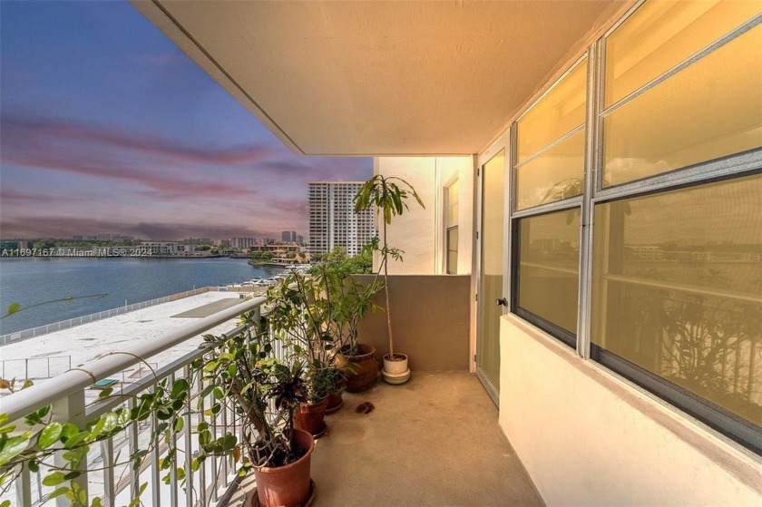 Prime opportunity to own in the heart of sunny isles beach at a - Beach Condo for sale in Sunny Isles Beach, Florida on Beachhouse.com