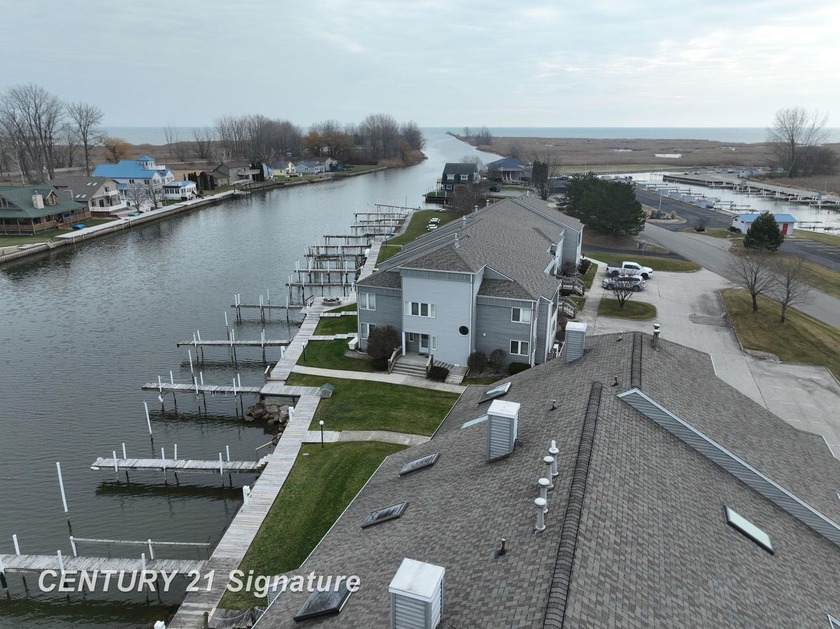 Waterfront Condo on the Augres River. 3 minute boat ride to Lake - Beach Condo for sale in Au Gres, Michigan on Beachhouse.com