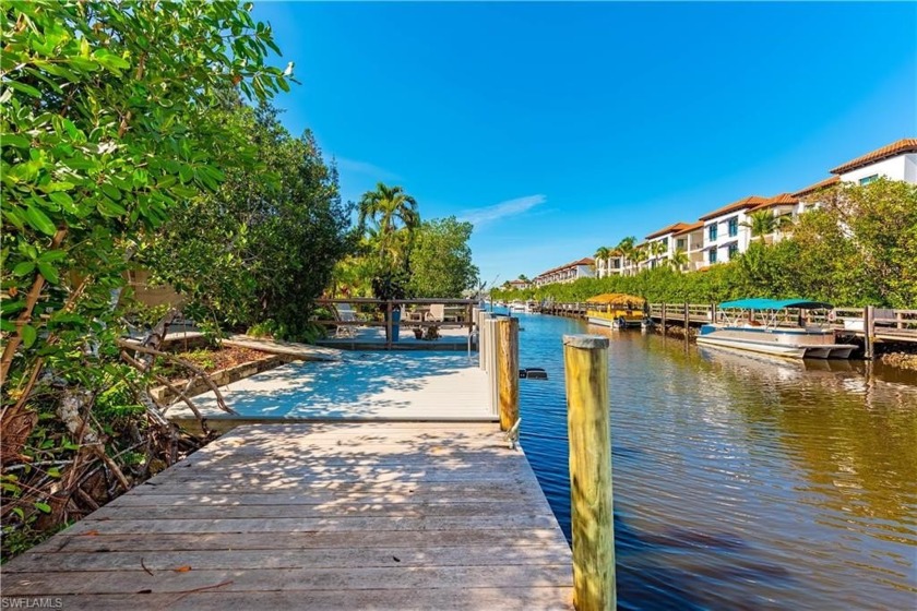 This charming 2-bedroom, 2-bathroom oasis offers an unbeatable - Beach Home for sale in Naples, Florida on Beachhouse.com