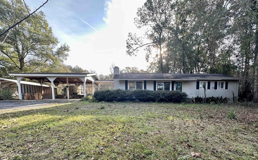 Opportunity awaits for a handyman, investor, or buyer looking to - Beach Home for sale in Tallahassee, Florida on Beachhouse.com