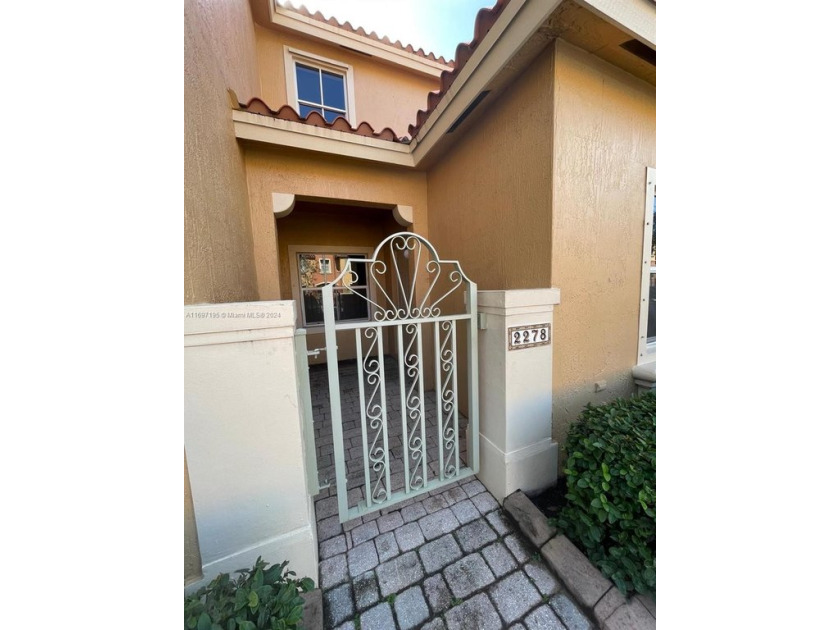 Charming 3-Bed, 3-Bath Townhome in Dania Beach, offering the - Beach Townhome/Townhouse for sale in Dania, Florida on Beachhouse.com