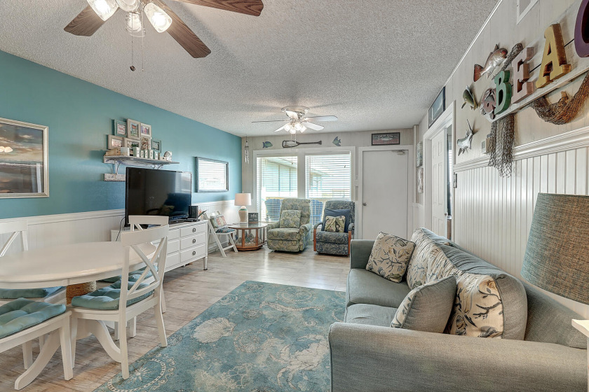 Fabulous condo, great view, and a boardwalk to the beach. Heated - Beach Vacation Rentals in Port Aransas, Texas on Beachhouse.com