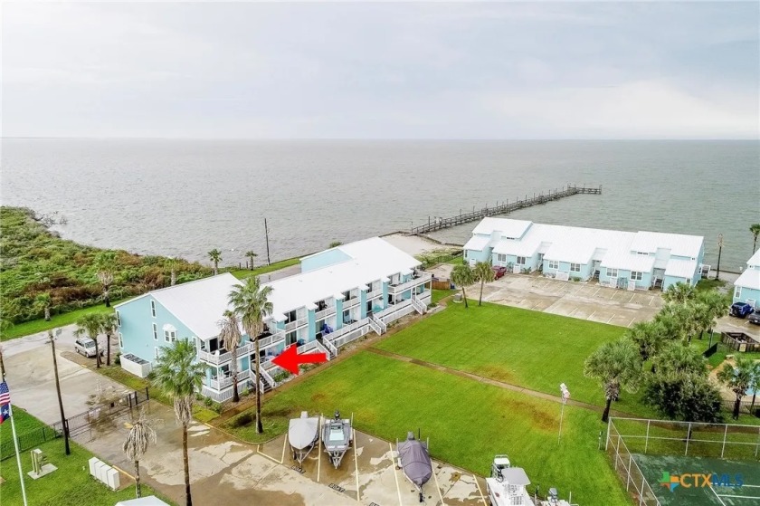Kontiki Condo! Pool, Pier, Boat Slips, Boat Launch, BBQ, Tennis - Beach Vacation Rentals in Rockport, Texas on Beachhouse.com
