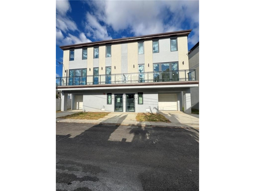 New Construction Home ! Every detail has been thoughtfully - Beach Home for sale in Brooklyn, New York on Beachhouse.com