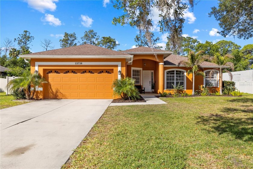 No Flood Insurance Required!!! Stunning fully updated 3 bedroom - Beach Home for sale in Bradenton, Florida on Beachhouse.com