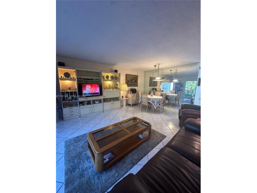 Beautiful 1-bedroom, 1-bathroom condo located in the - Beach Condo for sale in Hallandale Beach, Florida on Beachhouse.com