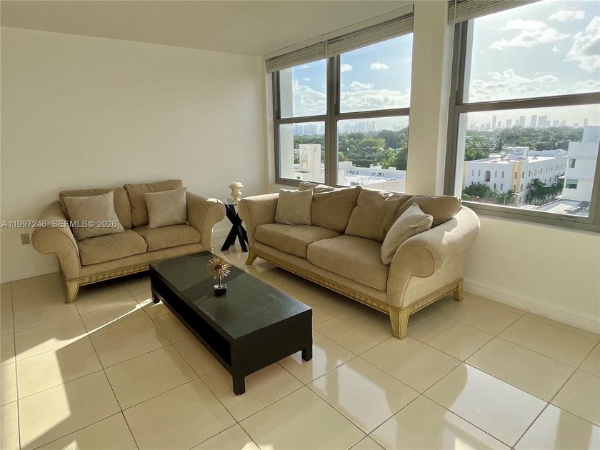 Bright studio residence featuring stunning city views in the - Beach Condo for sale in Miami Beach, Florida on Beachhouse.com