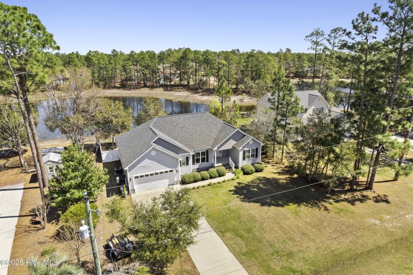 Charming lakefront retreat located in Boiling Spring Lakes, Just - Beach Home for sale in Southport, North Carolina on Beachhouse.com
