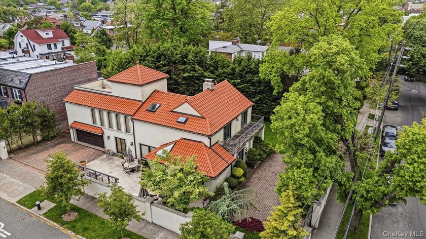Welcome to this distinguished Mediterranean estate nestled in - Beach Home for sale in Beechhurst, New York on Beachhouse.com