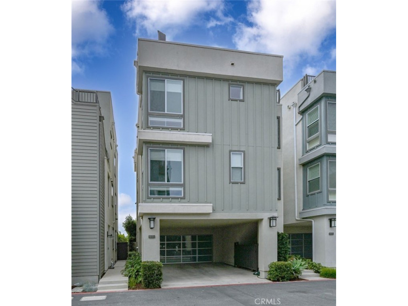 Welcome to the Lighthouse Community, this stunning three-story - Beach Home for sale in Costa Mesa, California on Beachhouse.com