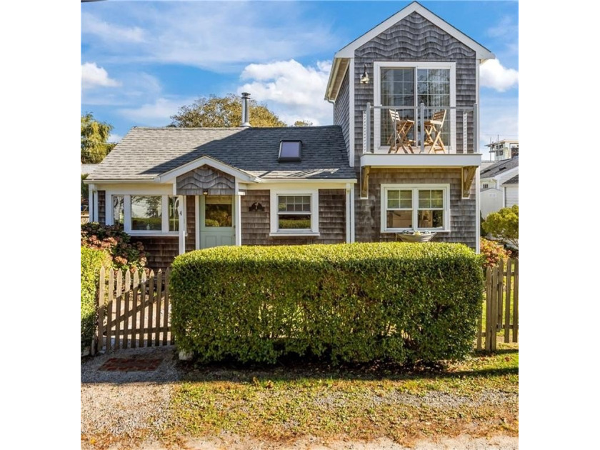 Experience the best of Farm Coast Living. Step into - Beach Home for sale in Tiverton, Rhode Island on Beachhouse.com