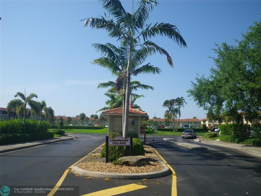 2/2 Lake model on lake, WASHER AND DRIER IN THE UNIT, TILED - Beach Condo for sale in Coral Springs, Florida on Beachhouse.com