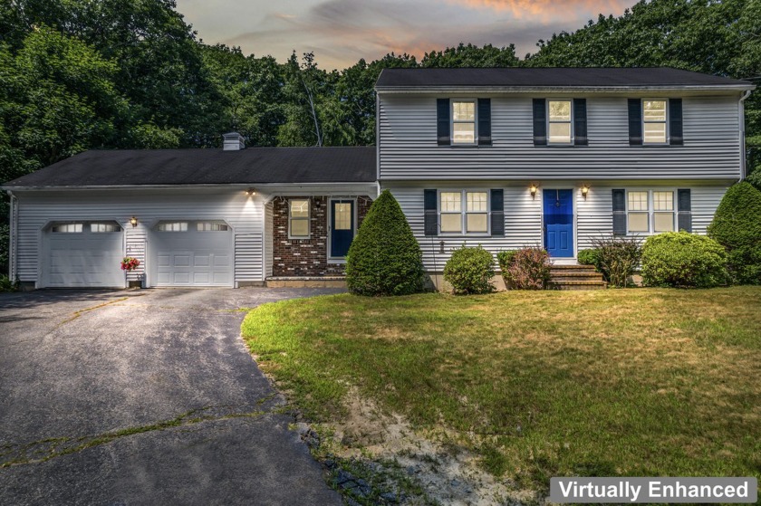 Come check out this spacious 3 bedroom/2 Bath colonial with - Beach Home for sale in Biddeford, Maine on Beachhouse.com