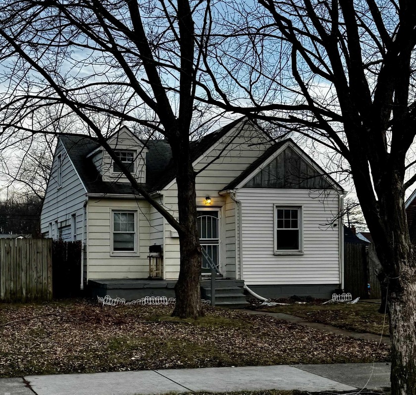 Calling all investors and first-time home buyers! This charming - Beach Home for sale in Detroit, Michigan on Beachhouse.com