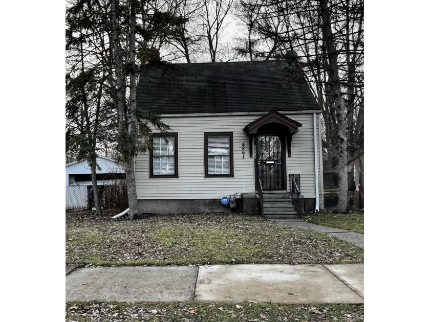 Calling all investors and first-time home buyers! This charming - Beach Home for sale in Detroit, Michigan on Beachhouse.com