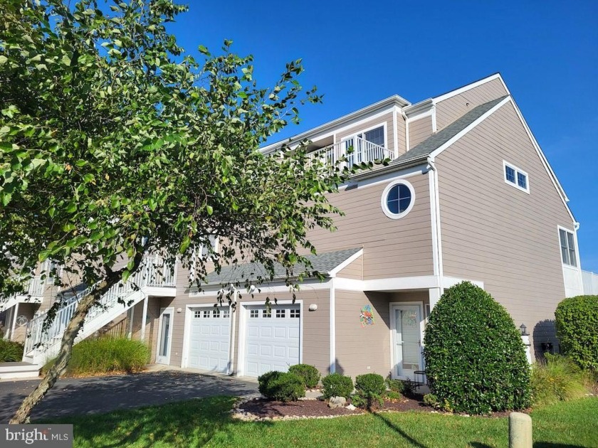 Bayville Shores Lakefront End Unit - Welcome to this turnkey - Beach Townhome/Townhouse for sale in Selbyville, Delaware on Beachhouse.com
