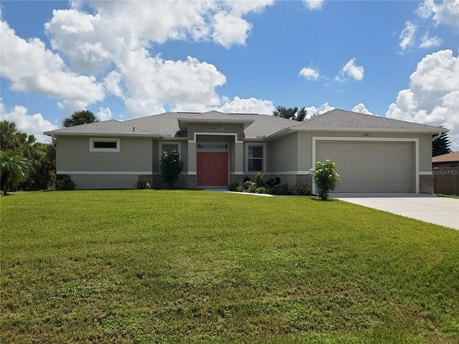 NO HURRICANEE DAMAGE OR FLOODING IN THIS 3 YEAR OLD WATERFRONT - Beach Home for sale in Port Charlotte, Florida on Beachhouse.com