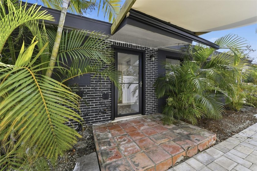 Rare Opportunity: Last Unrestricted Deed Waterfront Property on - Beach Home for sale in Sarasota, Florida on Beachhouse.com