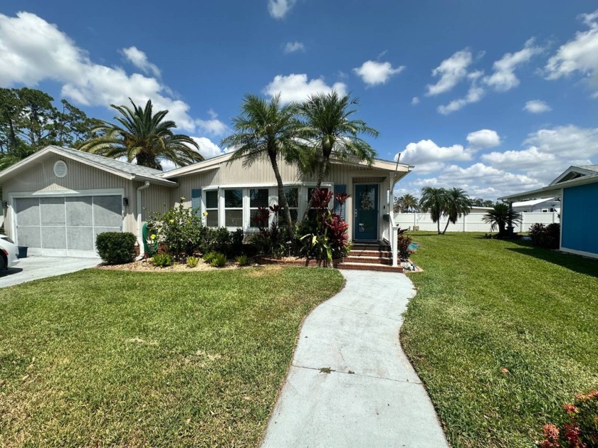 Lot Rent $1075 monthly     This beautiful 2-bedroom, 2 bathroom - Beach Home for sale in North Fort Myers, Florida on Beachhouse.com