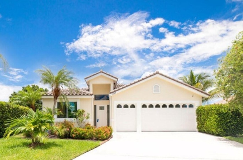 Breathtaking entryway with soaring vaulted ceilings & wide open - Beach Home for sale in Port Saint Lucie, Florida on Beachhouse.com