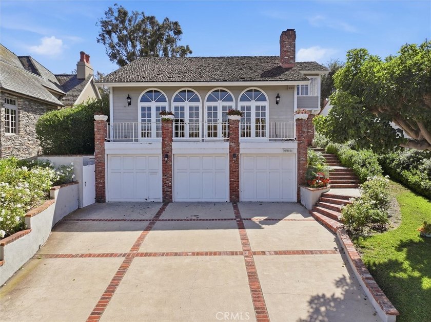 Set high above the street in Valmonte, this move-in ready custom - Beach Home for sale in Palos Verdes Estates, California on Beachhouse.com