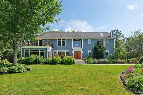 LOCATION, VIEWS, PRIVACY! Tucked away on a private road, just a - Beach Home for sale in Kennebunk, Maine on Beachhouse.com