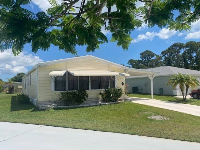 PRICED TO SELL!    Welcome to this spacious and partially - Beach Home for sale in Fort Pierce, Florida on Beachhouse.com