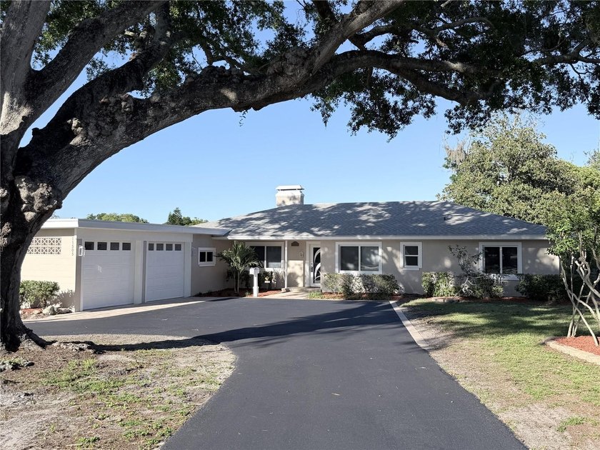 WOW! Immaculate Lakefront Living at Its Finest!
Beautifully - Beach Home for sale in Tampa, Florida on Beachhouse.com