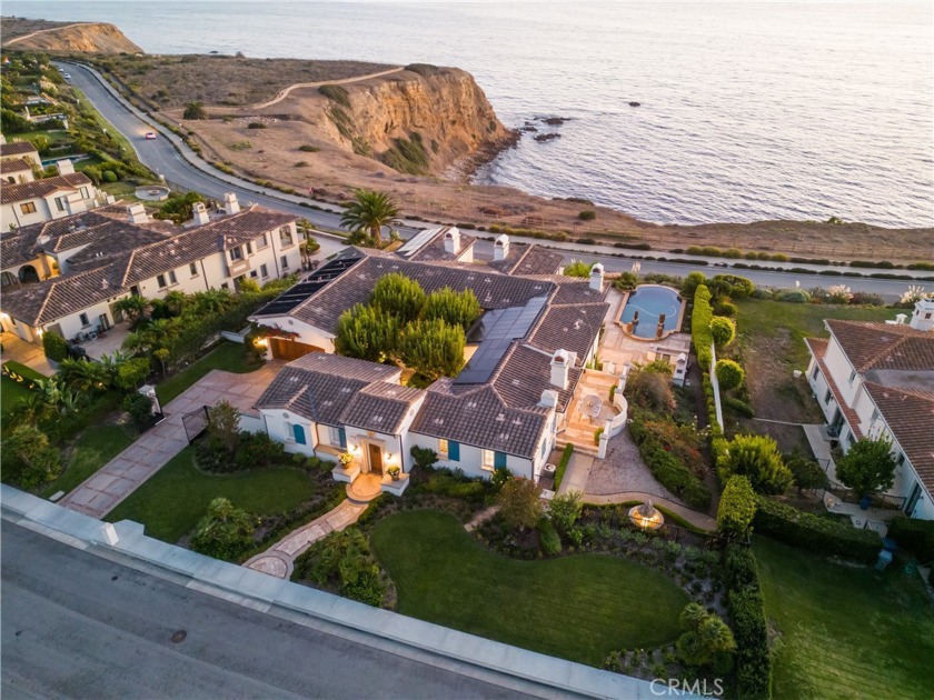 The only bluff front property with coveted white water views in - Beach Home for sale in Rancho Palos Verdes, California on Beachhouse.com
