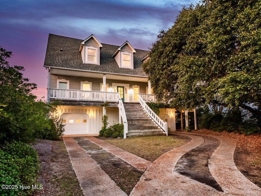 Serene waterfront living with 5 ensuite bedrooms, a new dock - Beach Home for sale in North Topsail Beach, North Carolina on Beachhouse.com