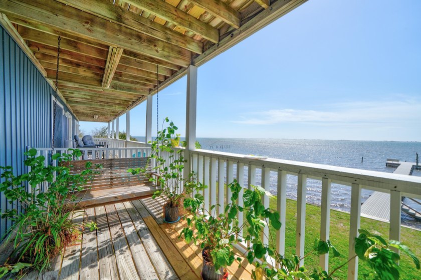 Enjoy waterfront living at the end of desirable Soundside Drive - Beach Condo for sale in Gulf Breeze, Florida on Beachhouse.com
