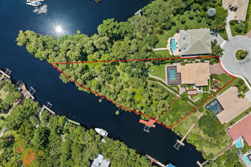 This amazing property, located on an acre + parcel with a - Beach Home for sale in Stuart, Florida on Beachhouse.com