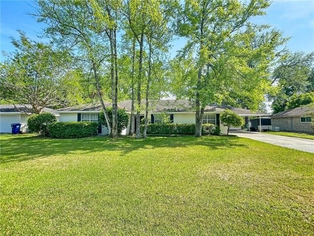 Space to Breath! This recently renovated home hosts a mix of - Beach Home for sale in Slidell, Louisiana on Beachhouse.com