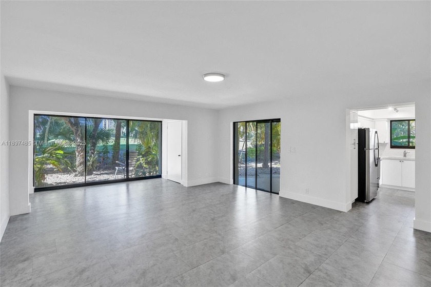 Beautiful Corner Villa overlooking Turnberry Golf Course! - Beach Home for sale in Aventura, Florida on Beachhouse.com