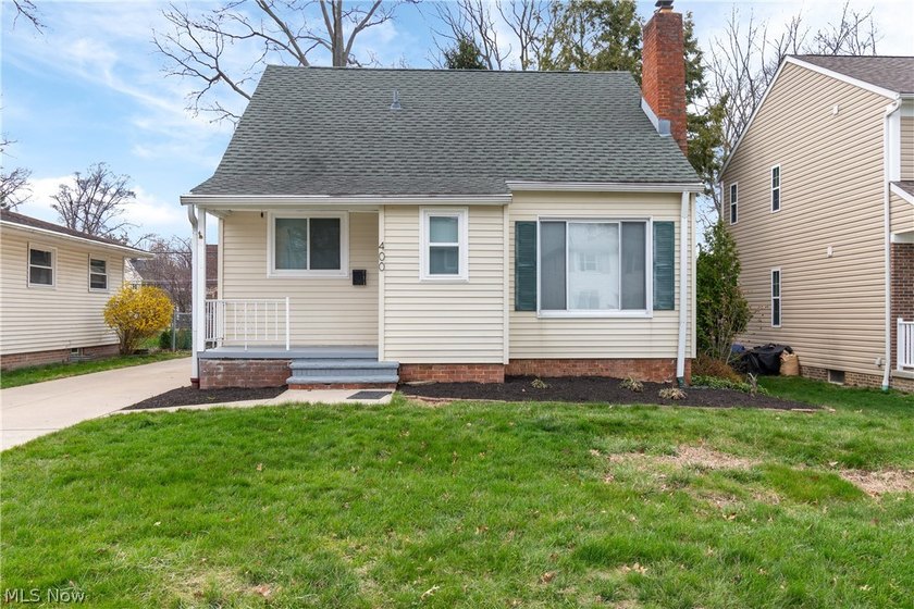 Welcome to 400 Elmwood in the heart of Bay Village, a - Beach Home for sale in Bay Village, Ohio on Beachhouse.com