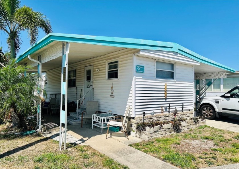 This 3 bedroom (split plan), 2 bath home comes fully - Beach Home for sale in Pinellas Park, Florida on Beachhouse.com
