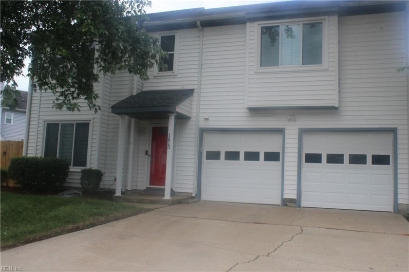 PRICE REDUCED! MOVE IN READY! Beautiful single family home - Beach Home for sale in Virginia Beach, Virginia on Beachhouse.com